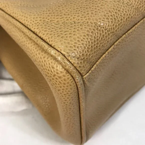 CHANEL Vintage Cream Caviar Leather Tote Bag - Picture 7 of 16